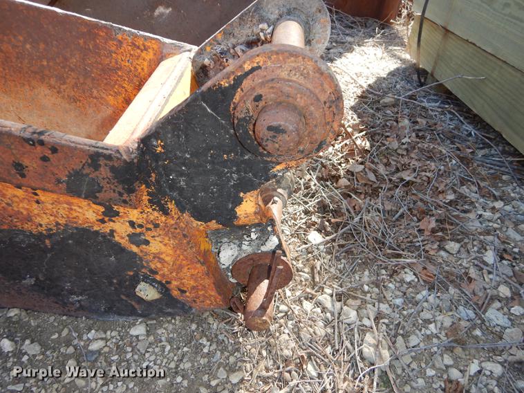 image for item EN9084 (2) backhoe buckets