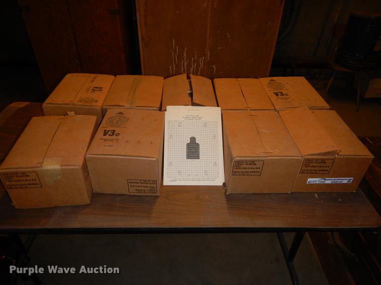 (9) boxes shooting targets in Salina, KS Item EN9107 sold Purple Wave