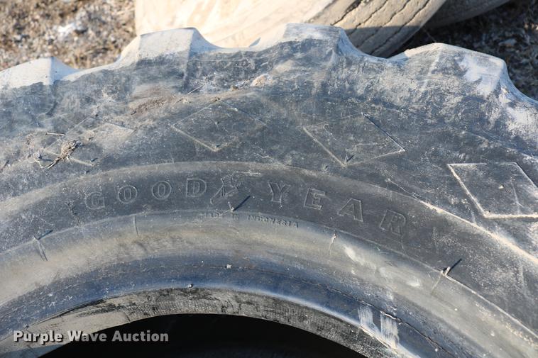 image for item EW9010 (4) Goodyear 20.5-25 tires