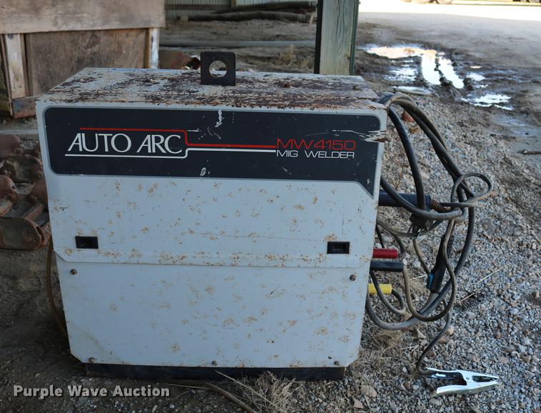 image for item EW9011 Auto Arc MW450 mig welder