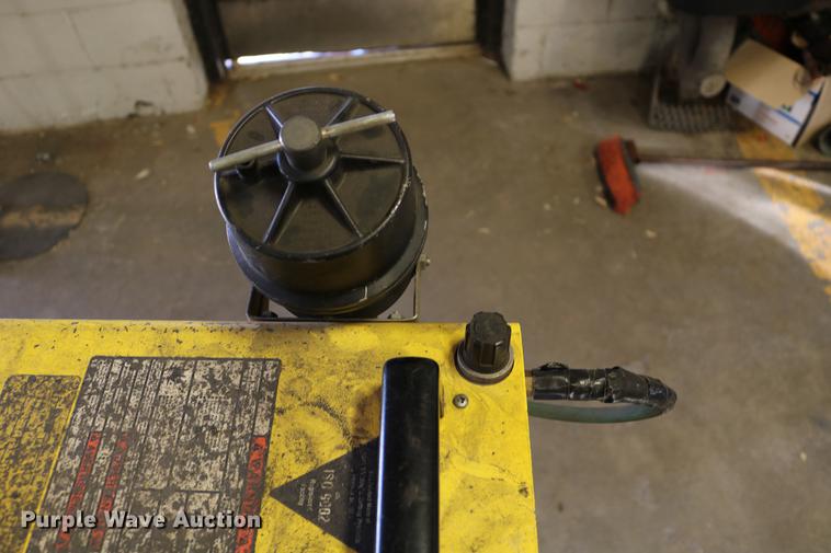 image for item EW9037 Esab PCM-875 plasma cutter