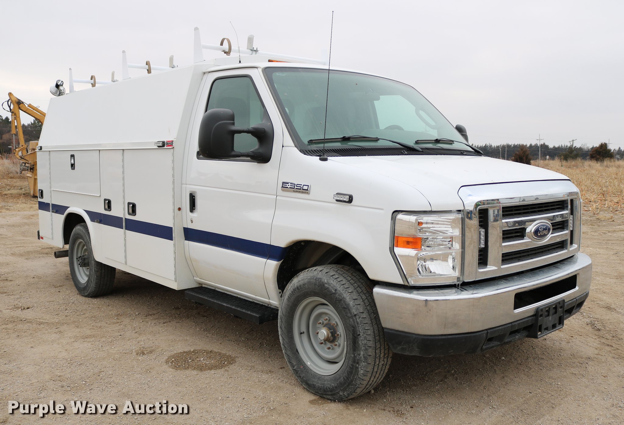 2014 Ford E350 Super Duty utility van in Hays, KS Item DC3532 sold Purple Wave