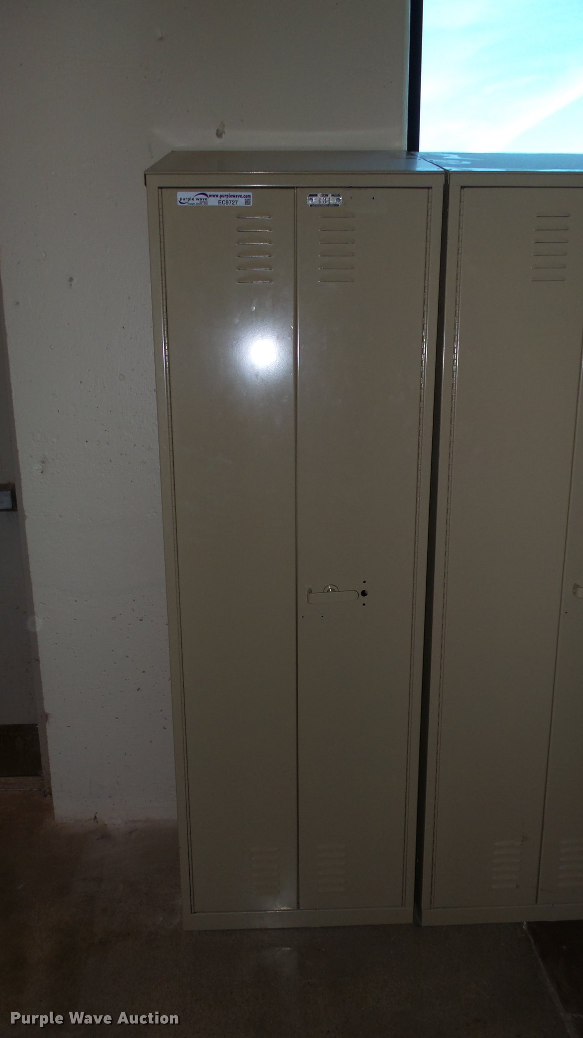 Approximately 105 sets of lockers in Wichita, KS Item EC9727 sold