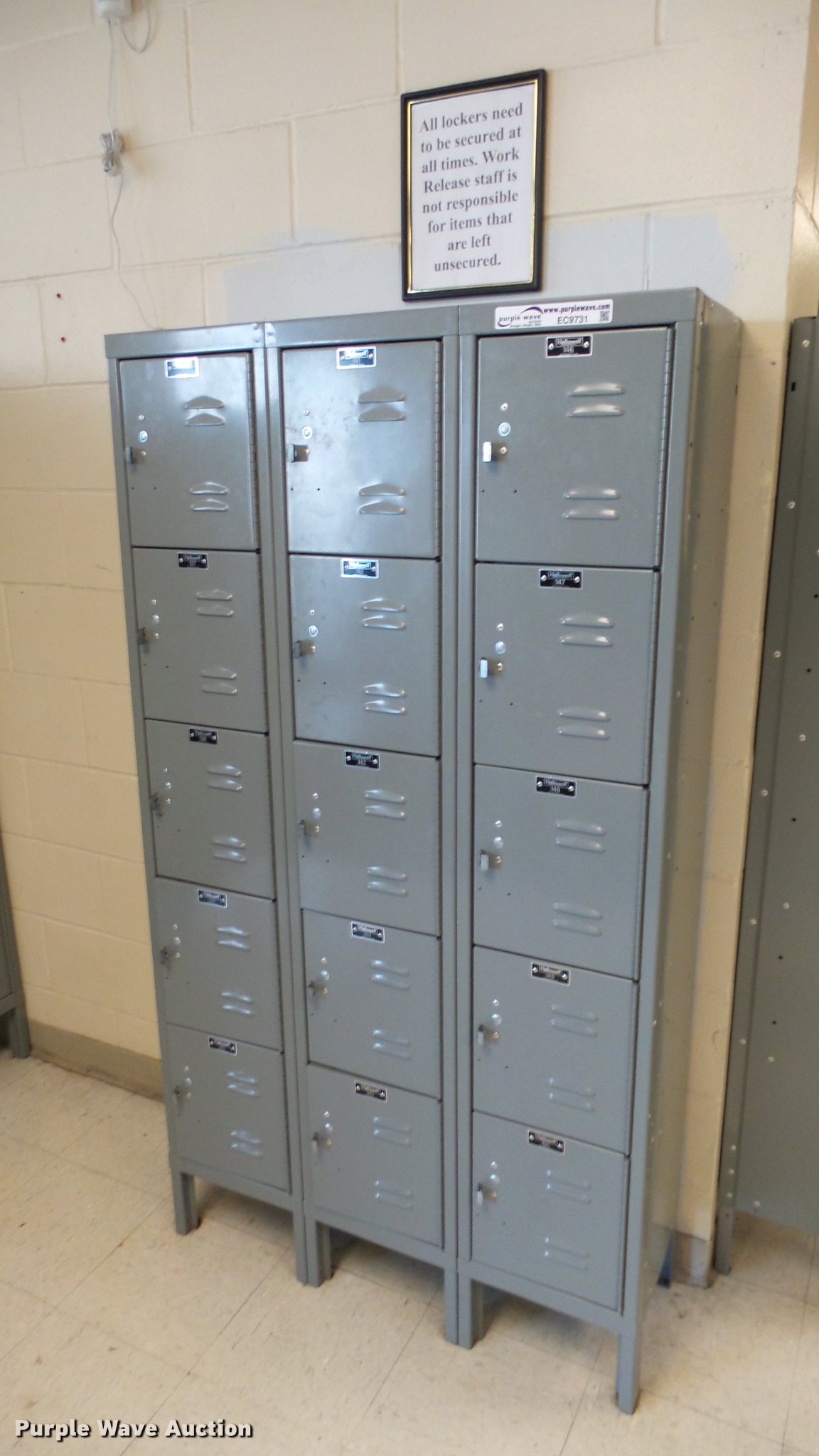 (160) Hallowell lockers in Wichita, KS Item EC9731 sold Purple Wave
