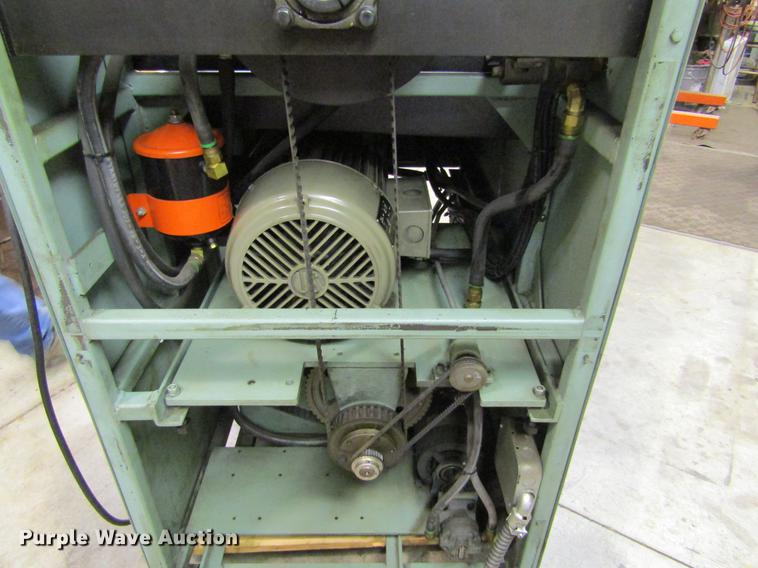 image for item BU9682 Bacharach D-7500A diesel injection test and repair stand