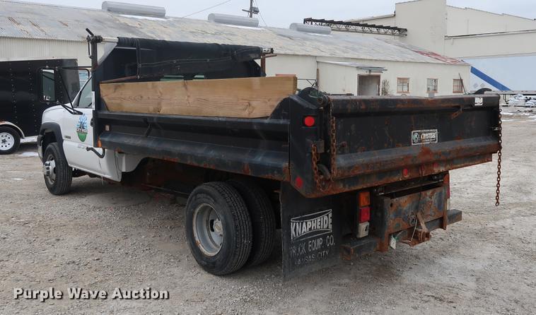 image for item DA8656 2005 Chevrolet 3500 flatbed dump truck