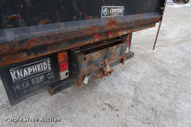 image for item DA8656 2005 Chevrolet 3500 flatbed dump truck
