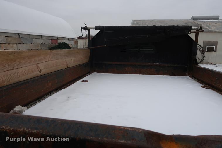 image for item DA8656 2005 Chevrolet 3500 flatbed dump truck