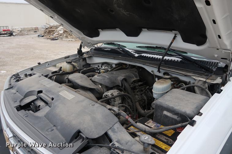 image for item DA8656 2005 Chevrolet 3500 flatbed dump truck