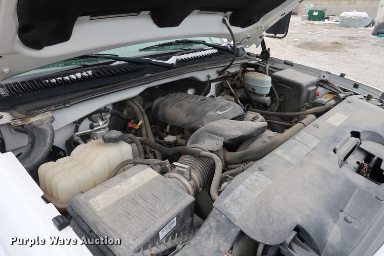 image for item DA8656 2005 Chevrolet 3500 flatbed dump truck