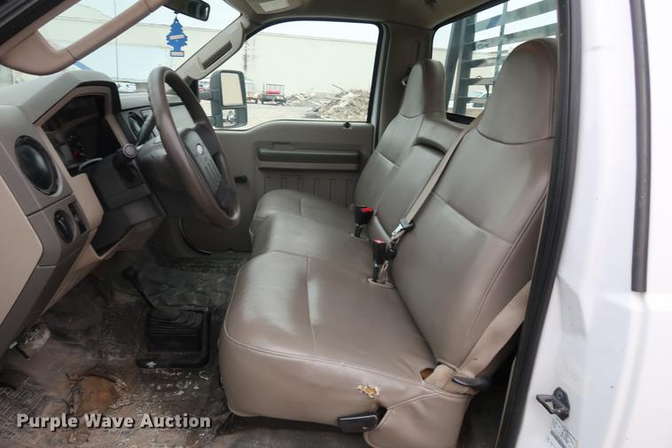 image for item DA8662 2008 Ford F450 flatbed truck