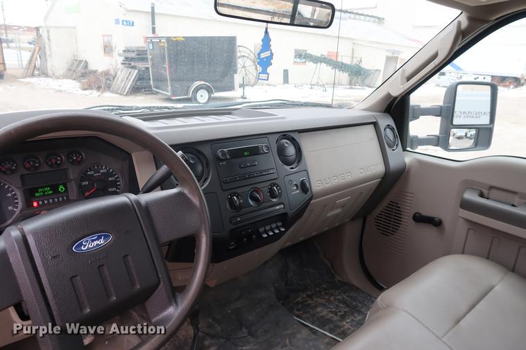 image for item DA8662 2008 Ford F450 flatbed truck