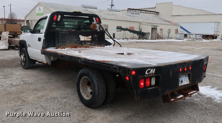 image for item DA8663 2005 Chevrolet 3500 flatbed truck