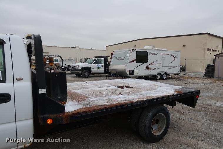 image for item DA8663 2005 Chevrolet 3500 flatbed truck