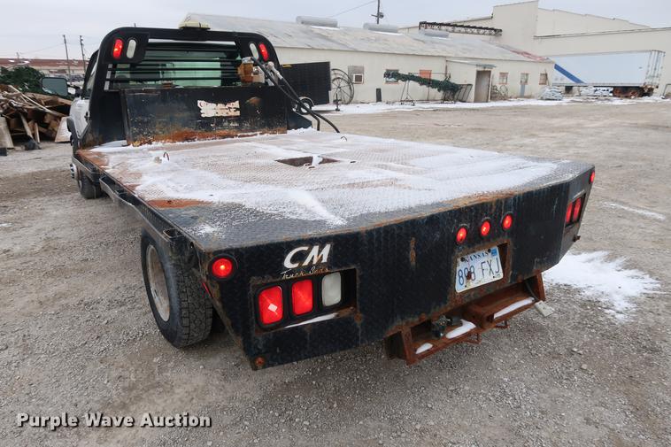image for item DA8663 2005 Chevrolet 3500 flatbed truck