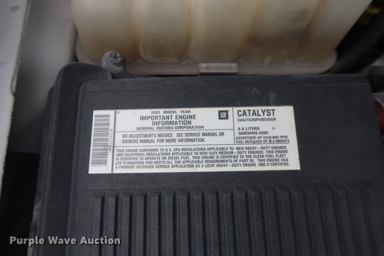 image for item DA8663 2005 Chevrolet 3500 flatbed truck