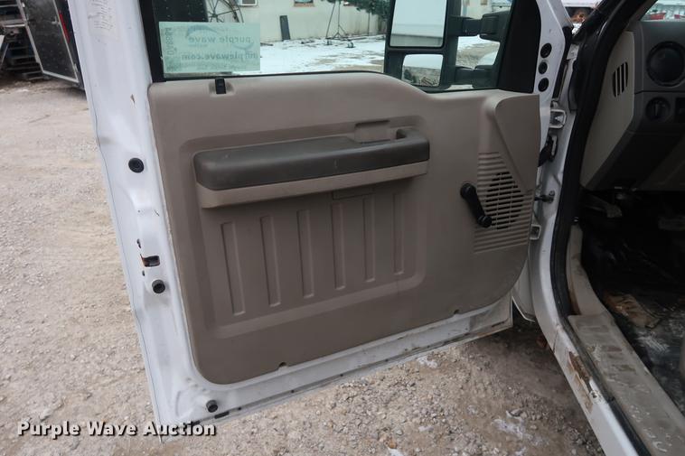 image for item DA8664 2008 Ford F450 Super Duty flatbed truck