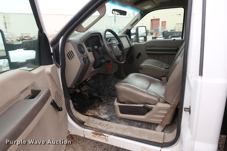 image for item DA8664 2008 Ford F450 Super Duty flatbed truck