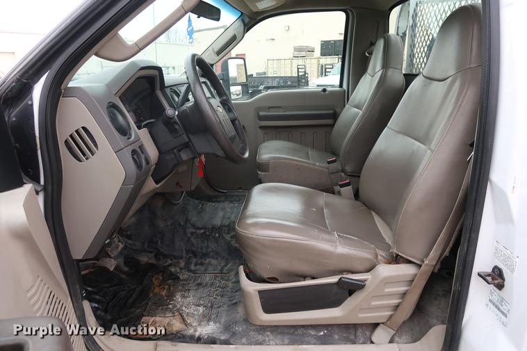 image for item DA8664 2008 Ford F450 Super Duty flatbed truck
