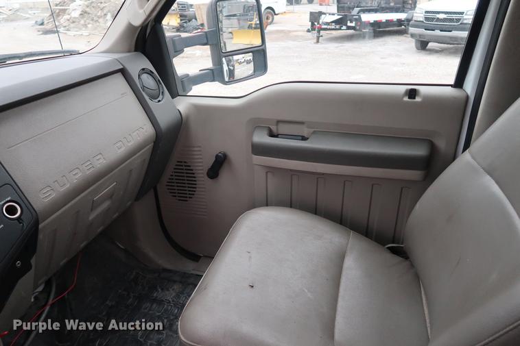 image for item DA8664 2008 Ford F450 Super Duty flatbed truck