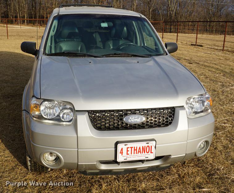 image for item DB0360 2006 Ford Escape Hybrid SUV