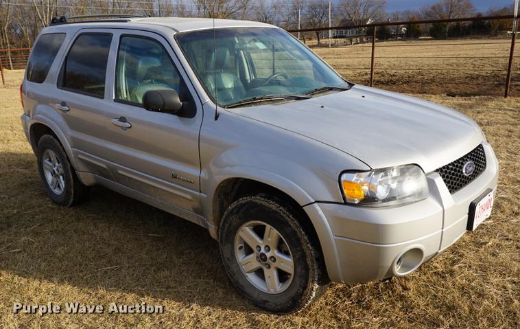 image for item DB0360 2006 Ford Escape Hybrid SUV