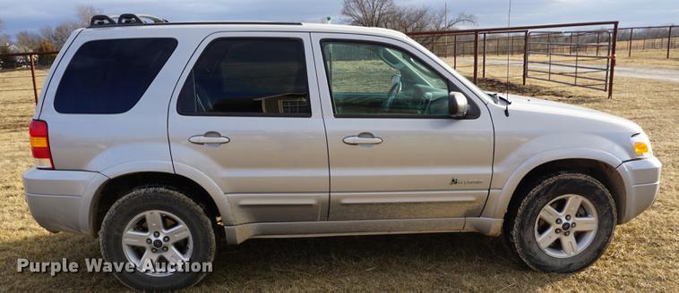image for item DB0360 2006 Ford Escape Hybrid SUV