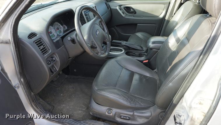 image for item DB0360 2006 Ford Escape Hybrid SUV