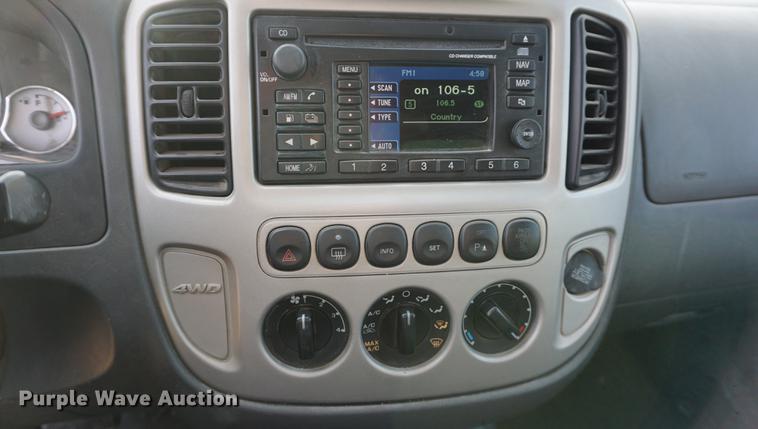 image for item DB0360 2006 Ford Escape Hybrid SUV