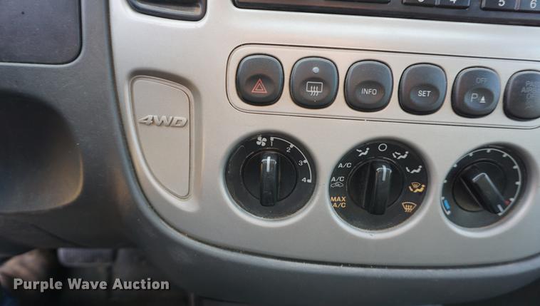 image for item DB0360 2006 Ford Escape Hybrid SUV