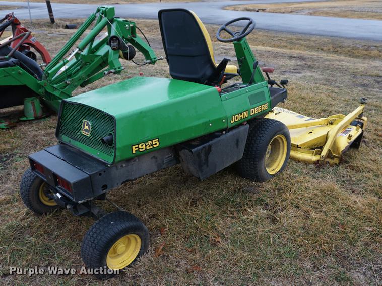 image for item DB0472 John Deere F925 lawn mower