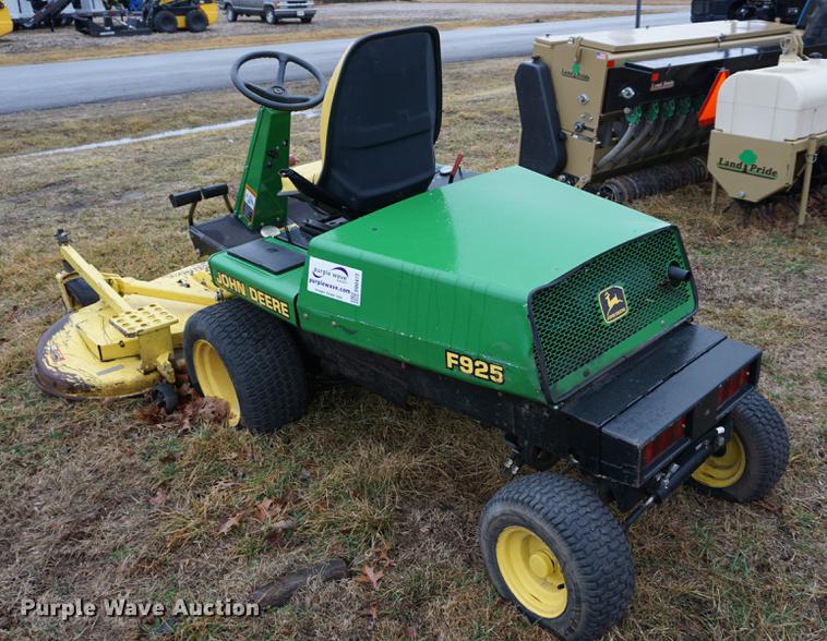 image for item DB0472 John Deere F925 lawn mower