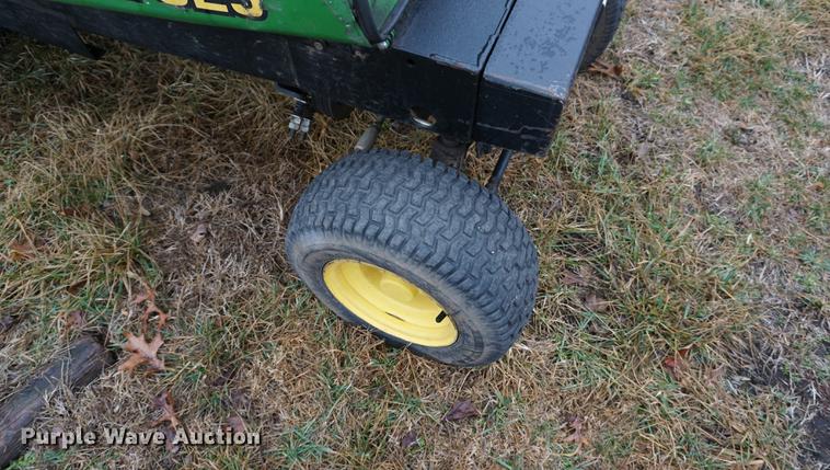 image for item DB0472 John Deere F925 lawn mower
