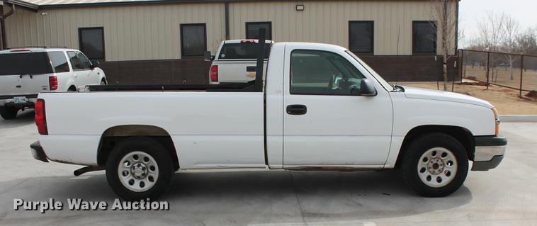 image for item DB5123 2005 Chevrolet Silverado 1500 pickup truck