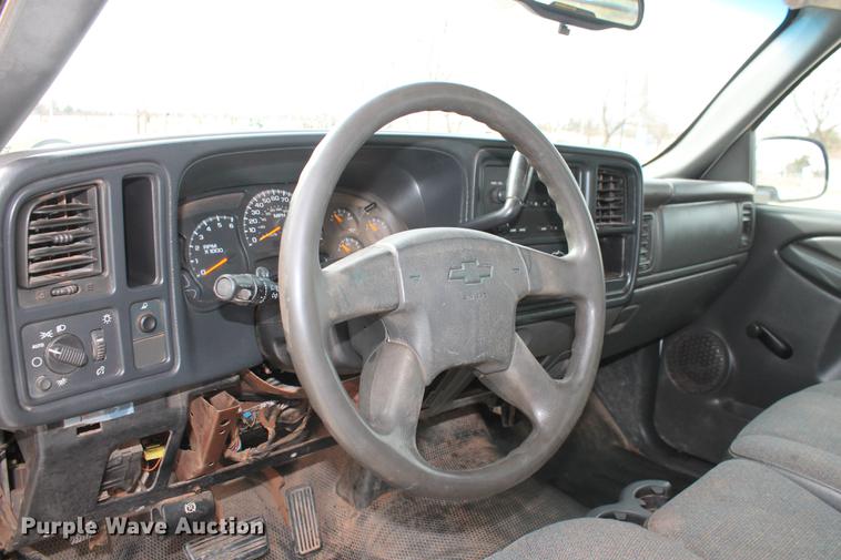 image for item DB5123 2005 Chevrolet Silverado 1500 pickup truck