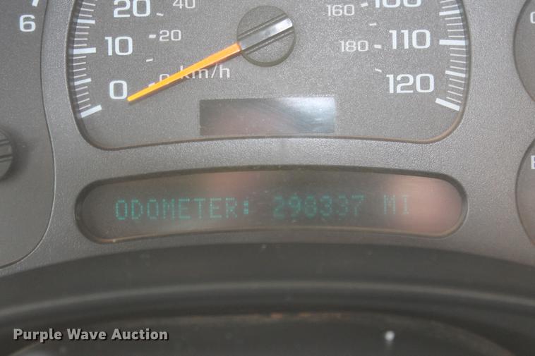 image for item DB5123 2005 Chevrolet Silverado 1500 pickup truck