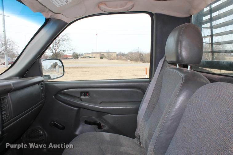 image for item DB5123 2005 Chevrolet Silverado 1500 pickup truck