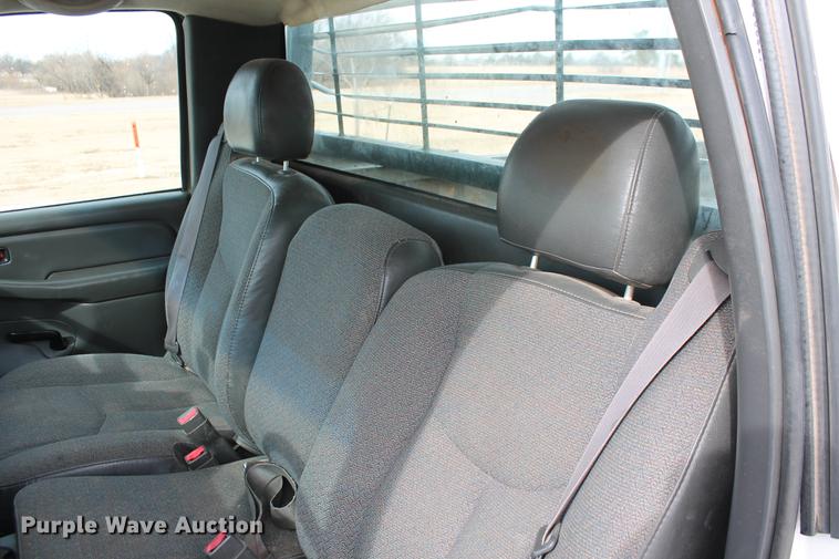 image for item DB5123 2005 Chevrolet Silverado 1500 pickup truck