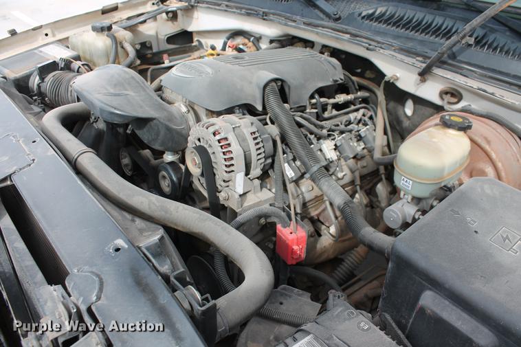 image for item DB5123 2005 Chevrolet Silverado 1500 pickup truck