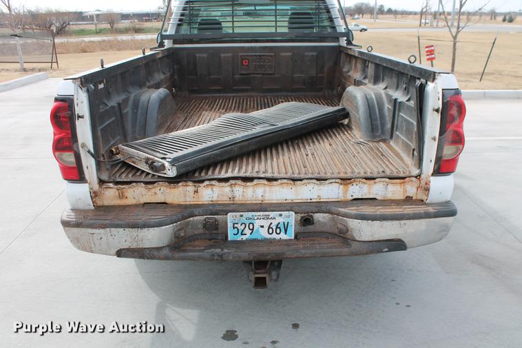 image for item DB5123 2005 Chevrolet Silverado 1500 pickup truck