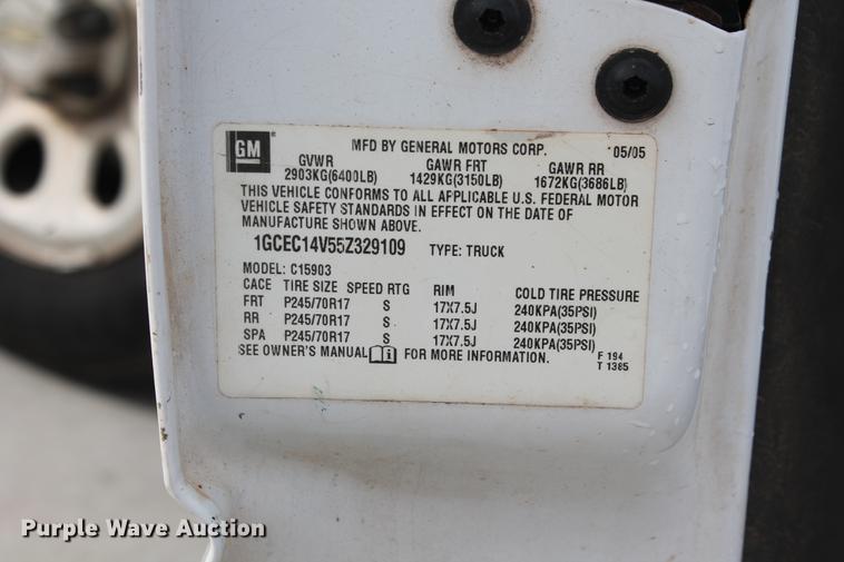 image for item DB5123 2005 Chevrolet Silverado 1500 pickup truck