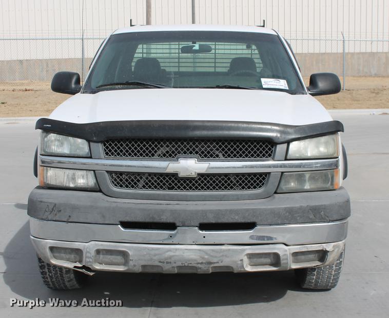 image for item DB5124 2004 Chevrolet Silverado 2500HD Crew Cab pickup truck
