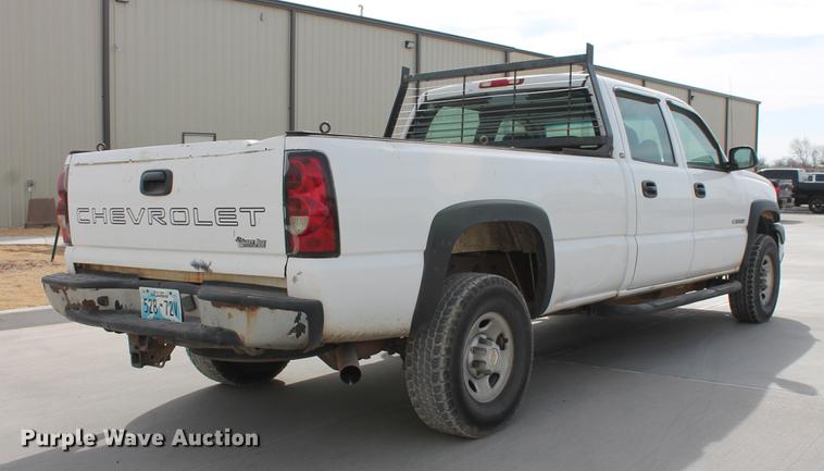 image for item DB5124 2004 Chevrolet Silverado 2500HD Crew Cab pickup truck