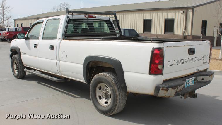 image for item DB5124 2004 Chevrolet Silverado 2500HD Crew Cab pickup truck