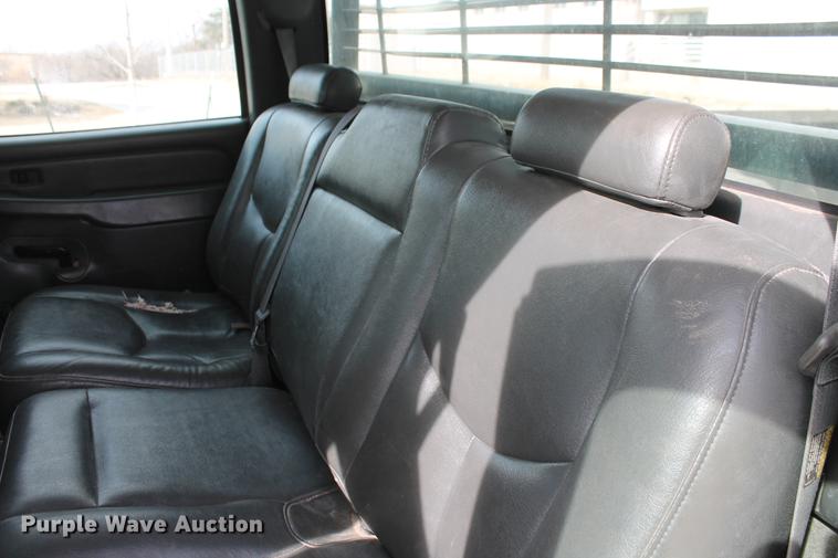 image for item DB5124 2004 Chevrolet Silverado 2500HD Crew Cab pickup truck