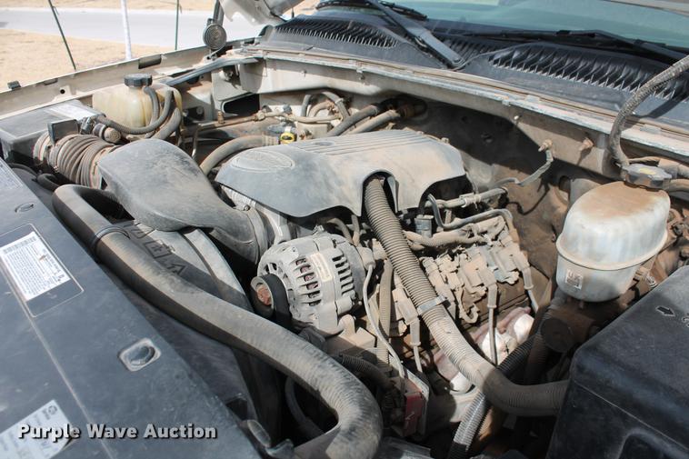 image for item DB5124 2004 Chevrolet Silverado 2500HD Crew Cab pickup truck