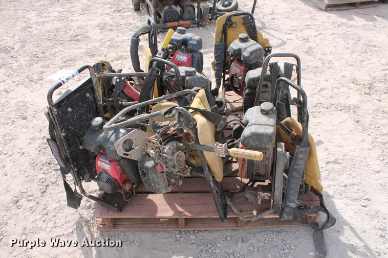 image for item DB5125 (8) Oztec BP-50A backpack concrete vibrators