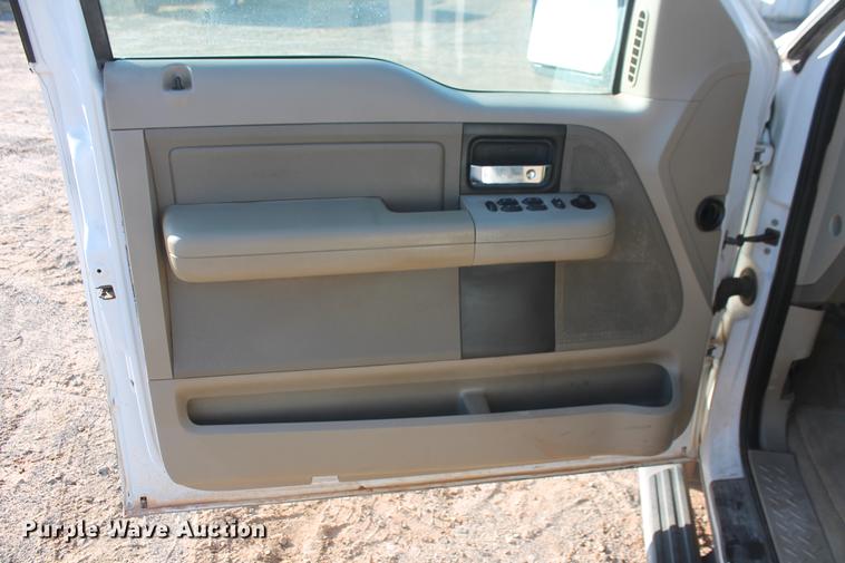 image for item DB5149 2006 Ford F150 XLT SuperCab pickup truck