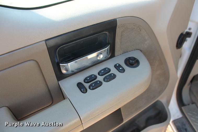 image for item DB5149 2006 Ford F150 XLT SuperCab pickup truck