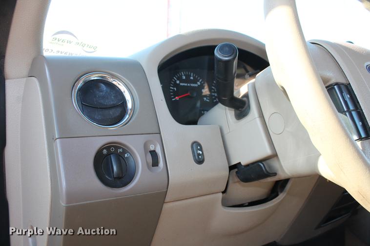 image for item DB5149 2006 Ford F150 XLT SuperCab pickup truck